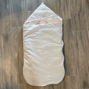 Gray Baby Sleeping LES PETITES BILLES Reversible Multi-Season Baby Nest